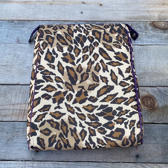 EUC Jessica Simpson Padded Cheetah & Snakeskin IPad/ Laptop Sleeve - Picture 2 of 9
